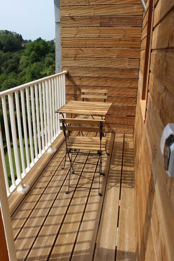 Bel Appartement Avec Vue Sur Vezere Uzerche Exterior photo